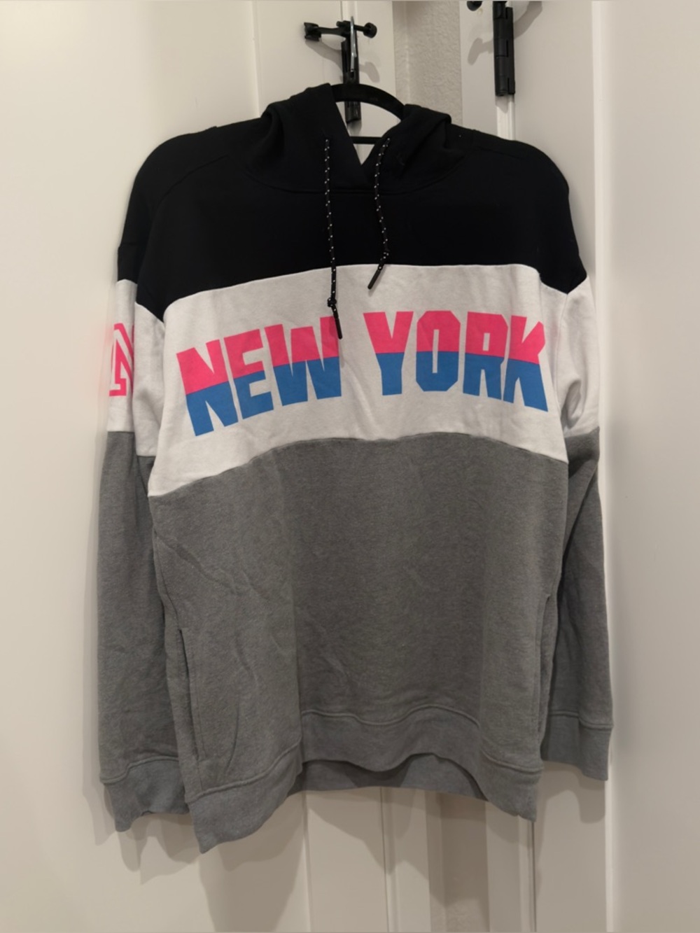 PINK Victoria’s Secret New York Pullover Hoodie